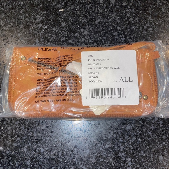 NWT Free People Distressed Vegan Wallet Wristlet Brown - Picture 3 of 3